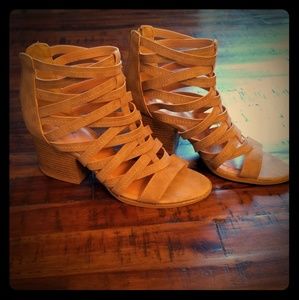 Women's Basket Weave Heels
